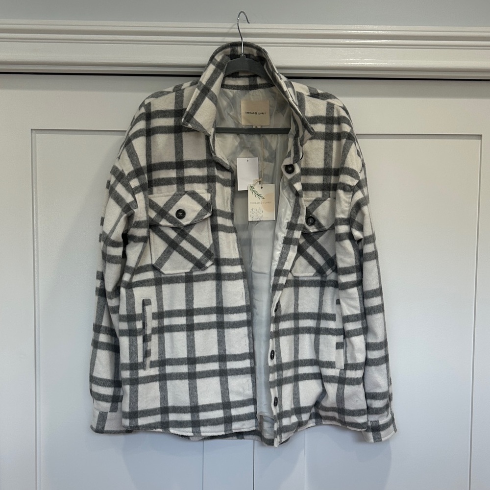 NWT Super Soft Gray and White Plaid Shacket/Jacket Lined Size XL
